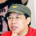 美女扒开尿口让人舔